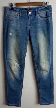 White House Black Market Girlfriend Jean Size 2 Blue Distressed Fading Women’s